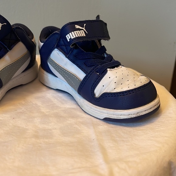 Puma toddler shoes Blue and white size 8c - Picture 2 of 9